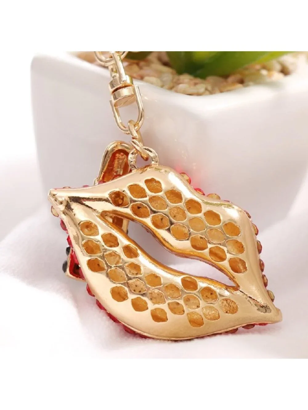 Cute Red Lips Keychain for Women, Sparkling Lipstick Keyring, Bohemian Accessory